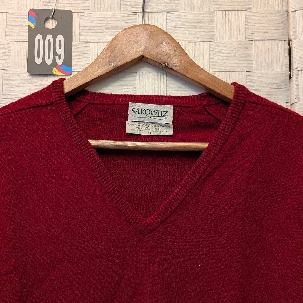 Sakowitz Mens Red 100% 2 Ply Cashmere V-Neck‎ Sweater Vintage Made in USA Medium